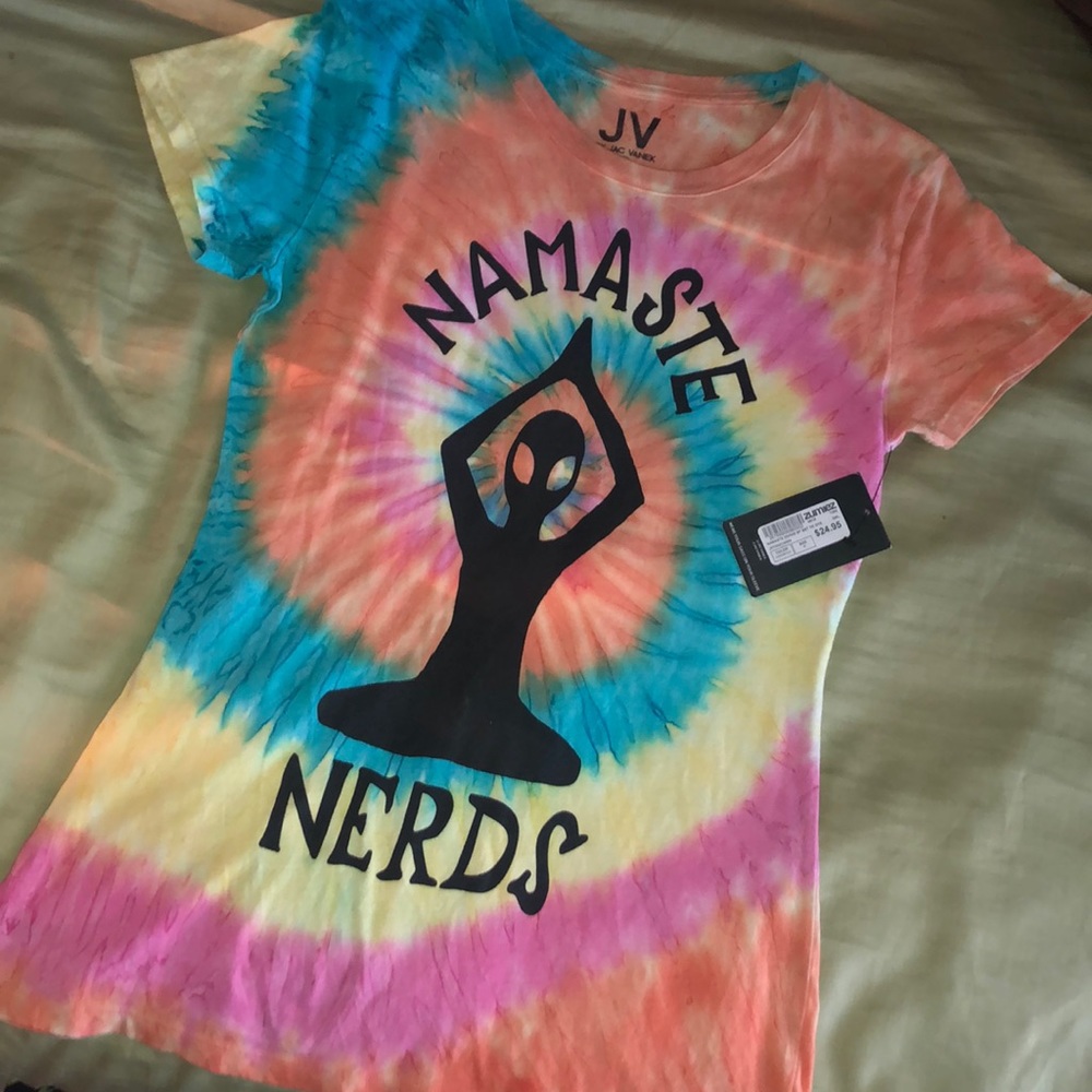 BRAND NEW Zumiez t-shirt